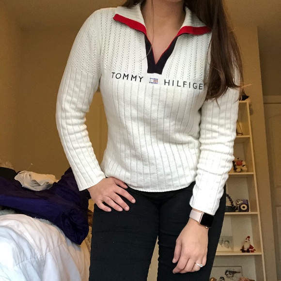 Tommy Hilfiger Sweaters - 💛Tommy Hilfiger sweater with gems